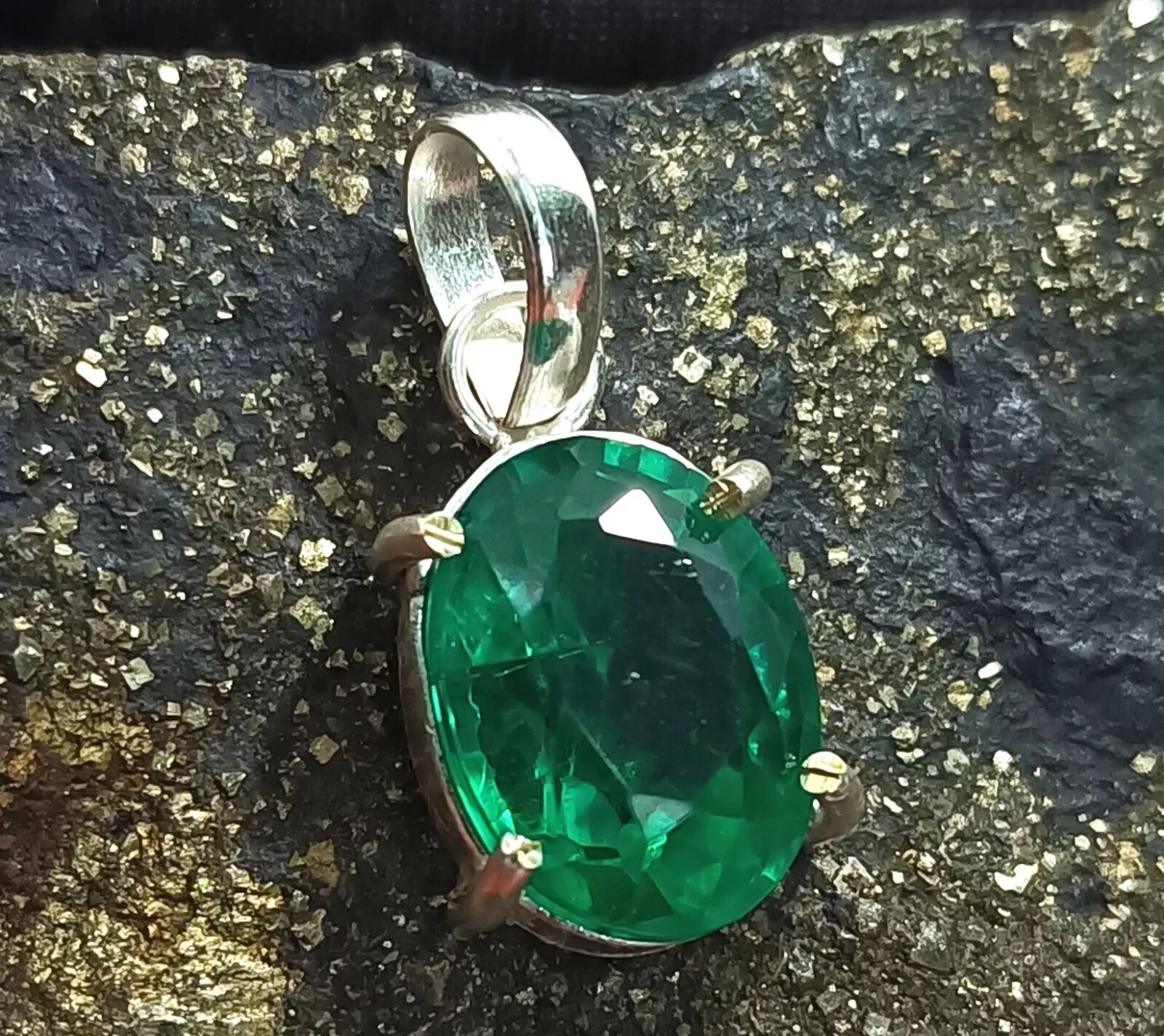 28.80 Ct Certified Emerald Silver Oval Cut Pendant Gemstone