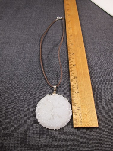Beautiful carved white stone large dragon pendant 16" leather sterling necklace - Picture 5 of 6