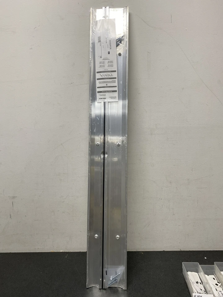 Trilho térmico Zurn QH2TTS – Painel reto - Cromado - Imagem 2 de 2