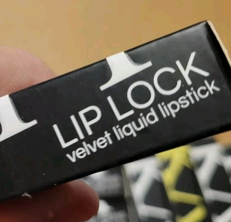 Karity Lip And Pre-shadow Mixed Lot - Image 3 of 4