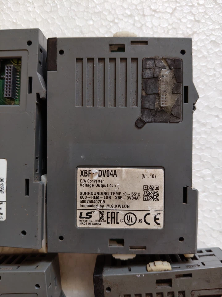 LS ELECTRIC MODULE XBE-DC32A, XBE-TN16A, XBE-TN16A, XBF-DV04A LOT OF 4 PCS - Image 4 of 4