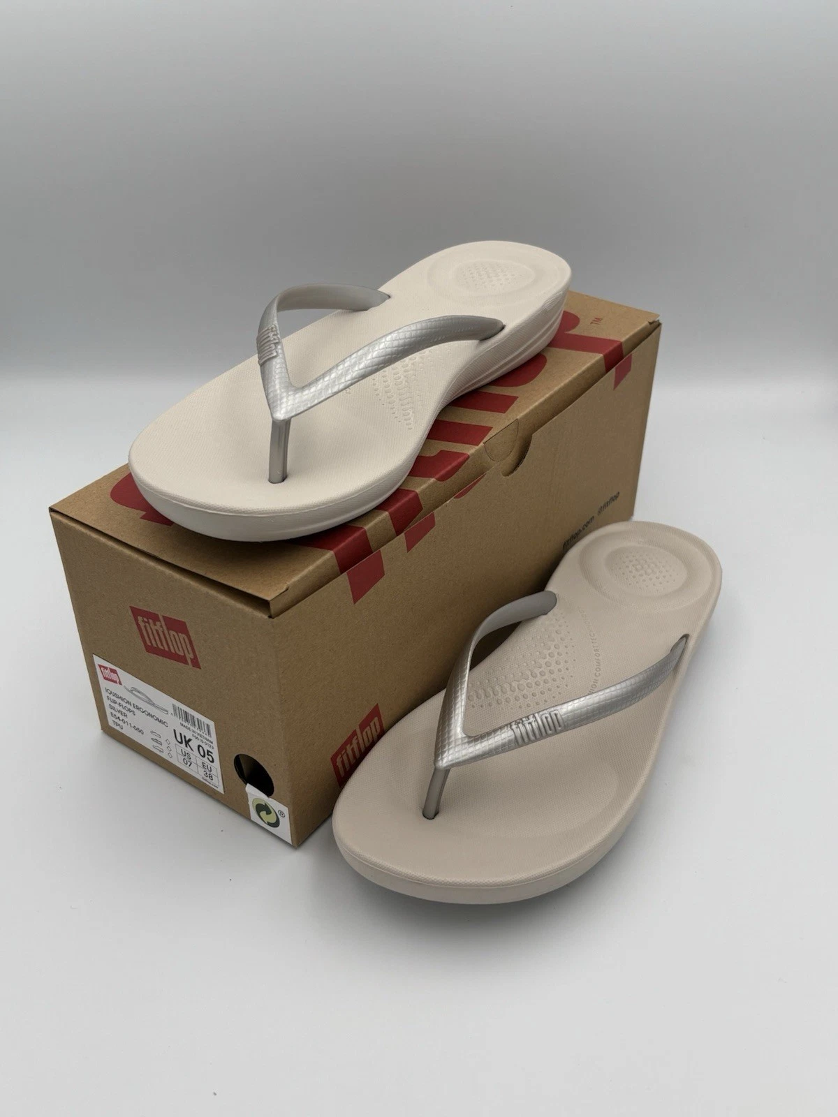 Fitflop Iqushion ergonomic flip-flops silver new UK 5 6 7 8
Opens in a new window or tab