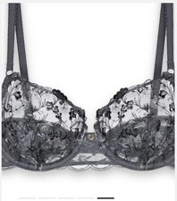 Image of Triumph Sensual Spotlight Under Wired Bra and 2 Pairs Of Brief Set New With Tags