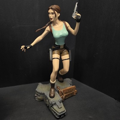 Varner 2000 Tomb Raider Lara Croft 12'' Statue 2027 of 4500 Eidos Core Studios