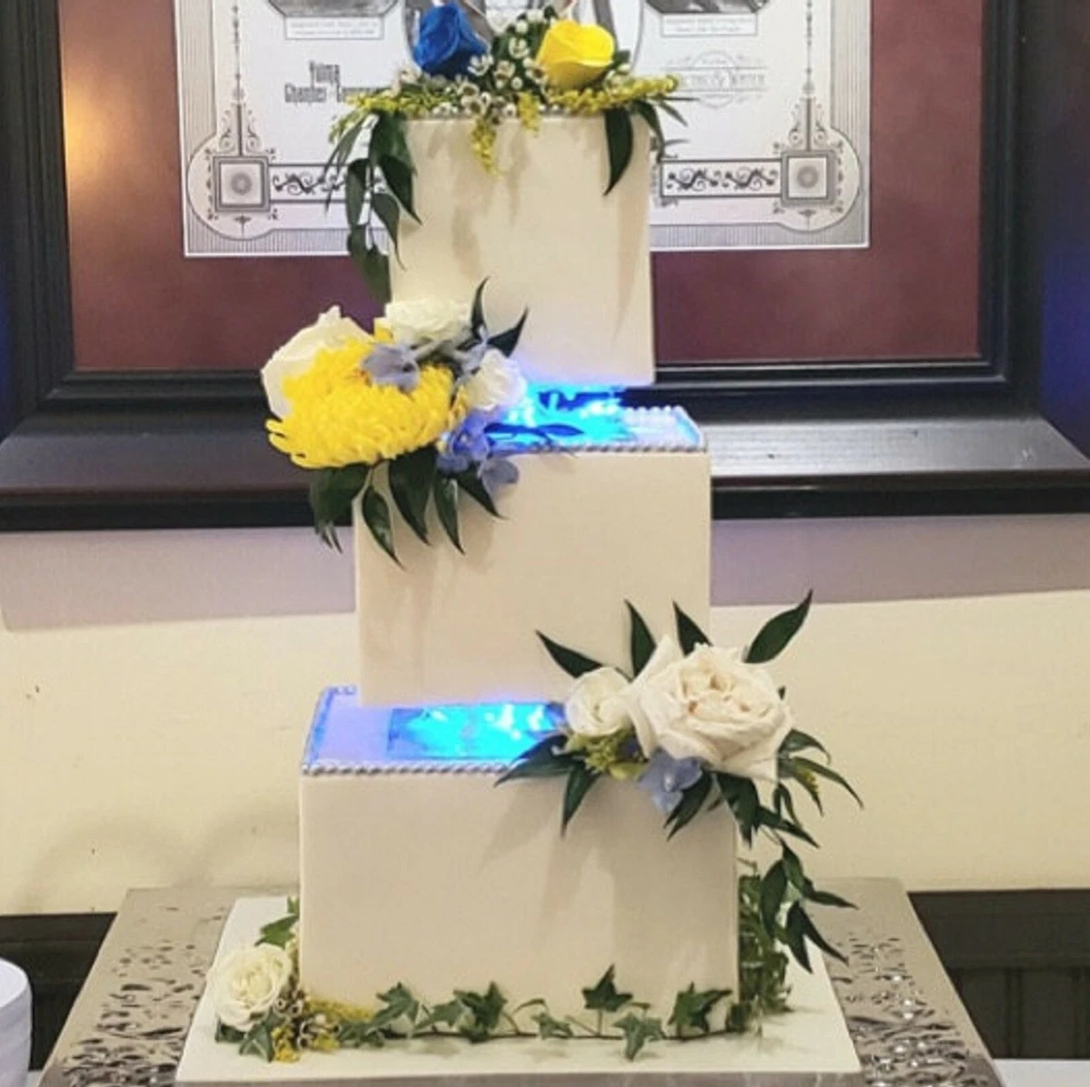 Alzata per torta, in acrilico, 3 ripiani, per matrimoni, in plexiglas acrilico, diametro 20, 25 Alzata per torta, in acrilico, 3 ripiani, per matrimoni, in plexiglas acrilico, diametro 20, 25