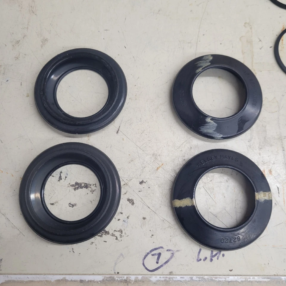 Kit de reparación de pinza delantera Oldsmobile Toronado 1967-1968 G.M. #1494939 Foto 3 de 4