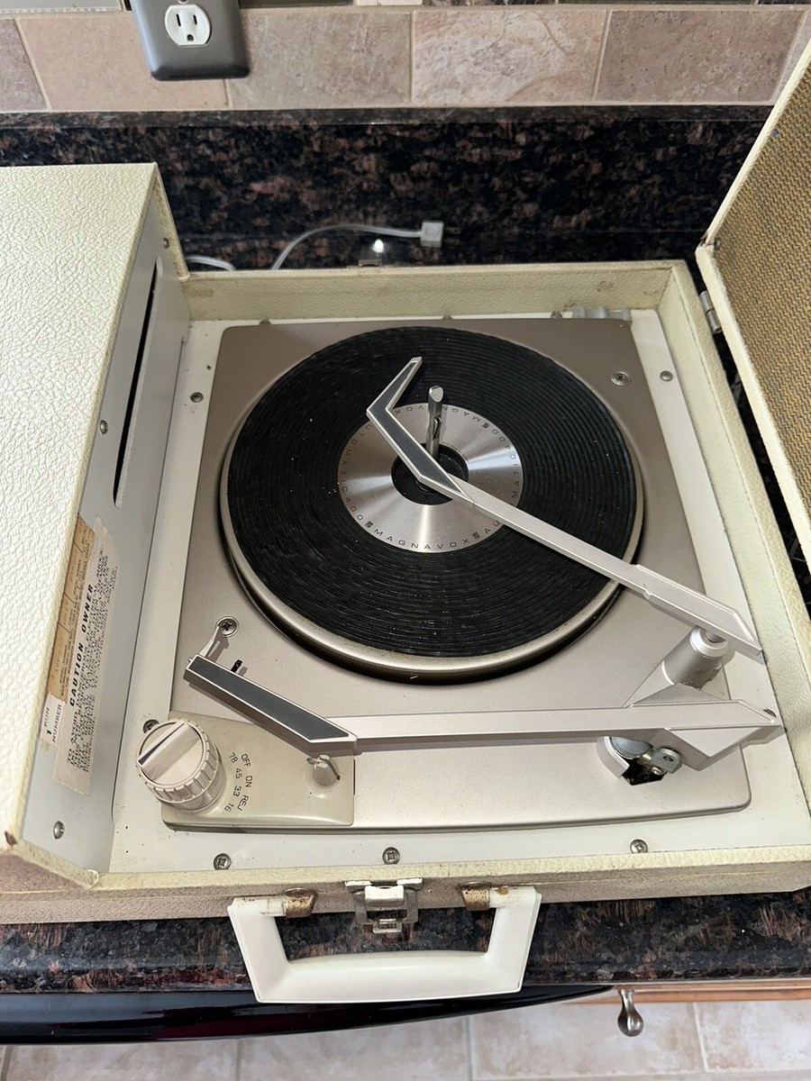 Vintage 1960s Magnavox Transistorized Suitcase Record Player for