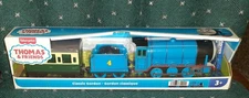 NEW THOMAS & FRIENDS CLASSIC MOTORIZED GORDON TRAIN WITH GREEN COACH CAR HTF