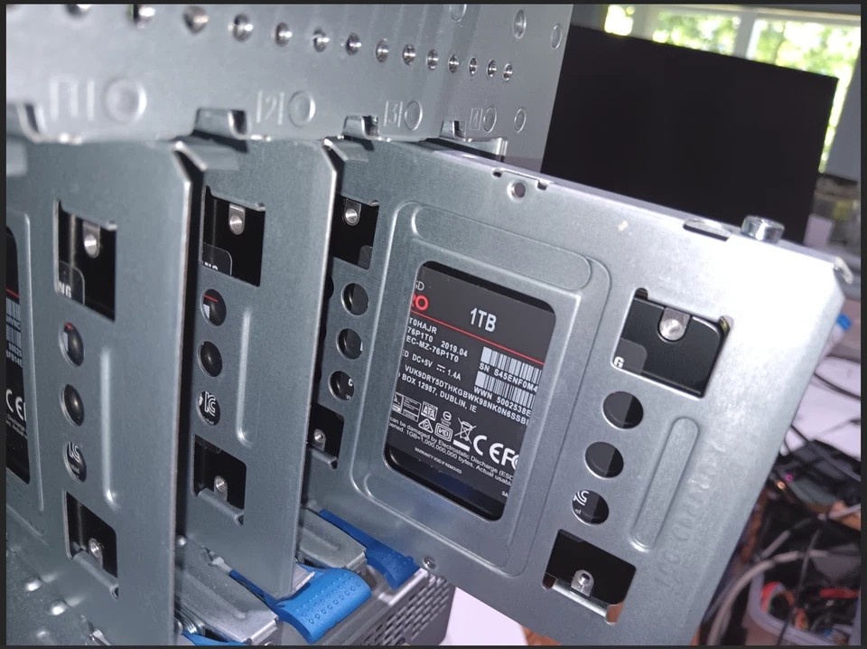 HPE Proliant Microserver Gen10 AMD X3418 1.8GHz 16GB DDR4 ECC Windows 2022 Std - Image 2 of 4