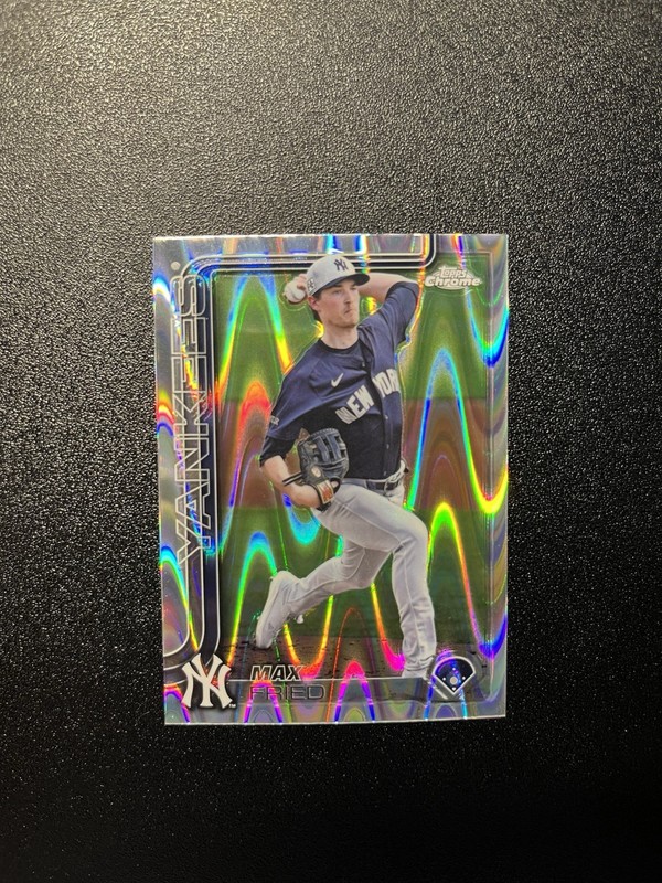 2025 Topps Chrome - Max Fried #39 RayWave Refractor New York Yankees