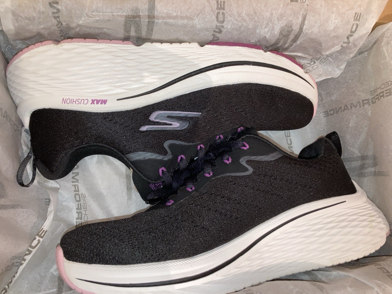 NEW IN BOX Sketchers Max Cushioning Goga Mat Women&rsquo;s Size 