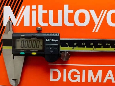 Mitutoyo 500-193-30 Japan 300mm/12'' Absolute Digital Digimatic Vernier Caliper