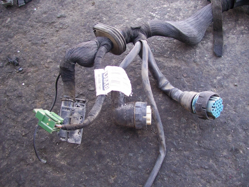 2000 CADILLAC CATERA OEM UNDER HOOD ENGINE WIRING HARNESS WIRES CONNECTOR - Image 4 of 4