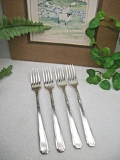 4    Oneida Ltd    CARNIVAL   Silverplate  Luncheon Grille Viande Forks   1939