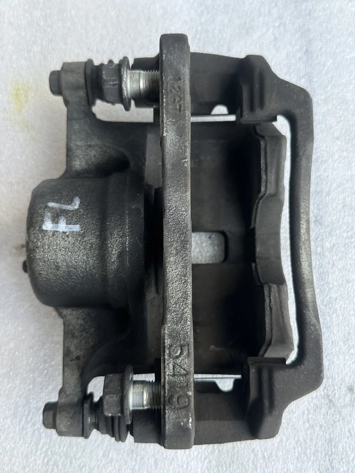 Honda Civic 2007 cupé lado del conductor izquierdo pinza de freno delantera 1,8 L Foto 2 de 4