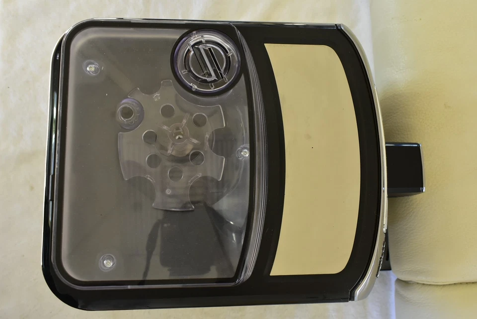 Máquina de café espresso súper automática Saeco Intelia One Touch HD8753/92 hecha en Italia Foto 4 de 4