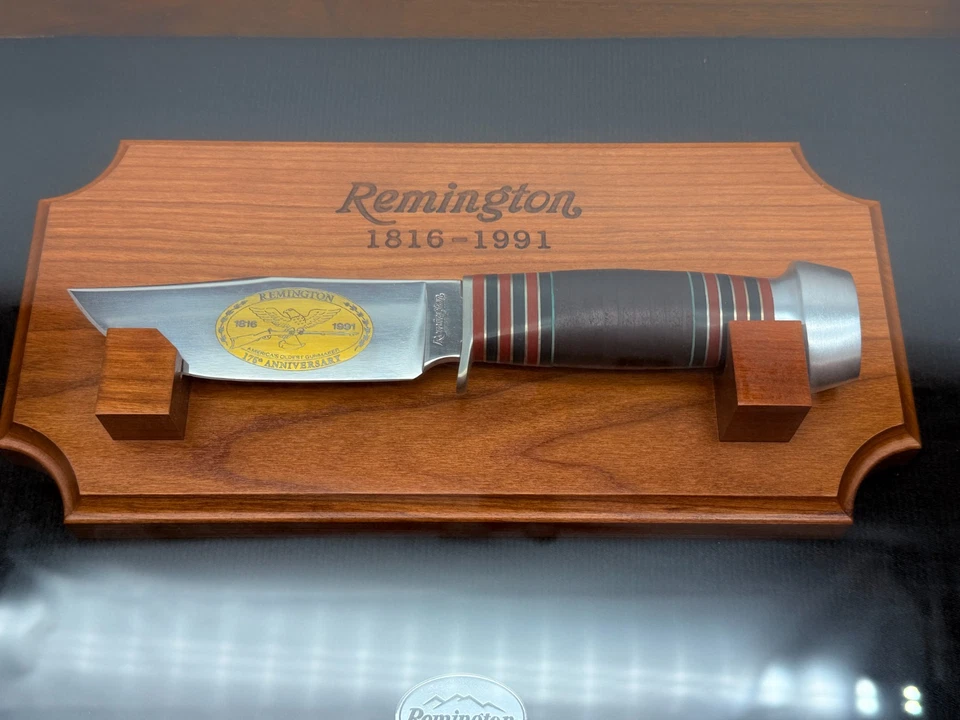 Faca de caça 9" REMINGTON fixa 4" lâmina empilhada cabo de couro em vitrine - Imagem 2 de 4