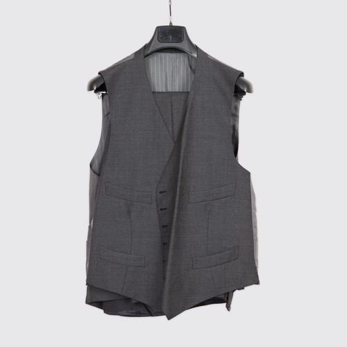 Tom Ford Suit Size EU58 Gray Wool 3-Piece Single Breasted Peak Lapel - Picture 3 of 8