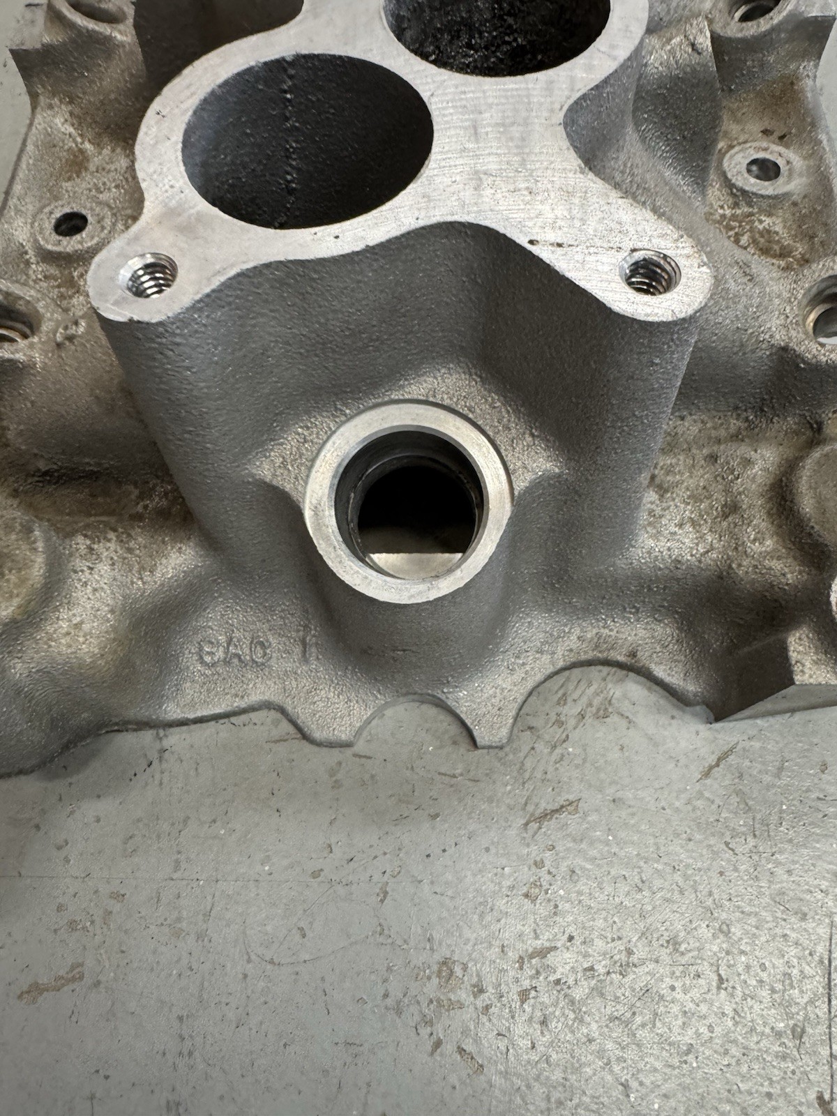 Ford GT40 1996 LOWER Intake manifold