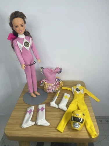 VTG Bandai Mighty Morphin Power Ranger Kimberly Doll And Yellow Ranger Outfit