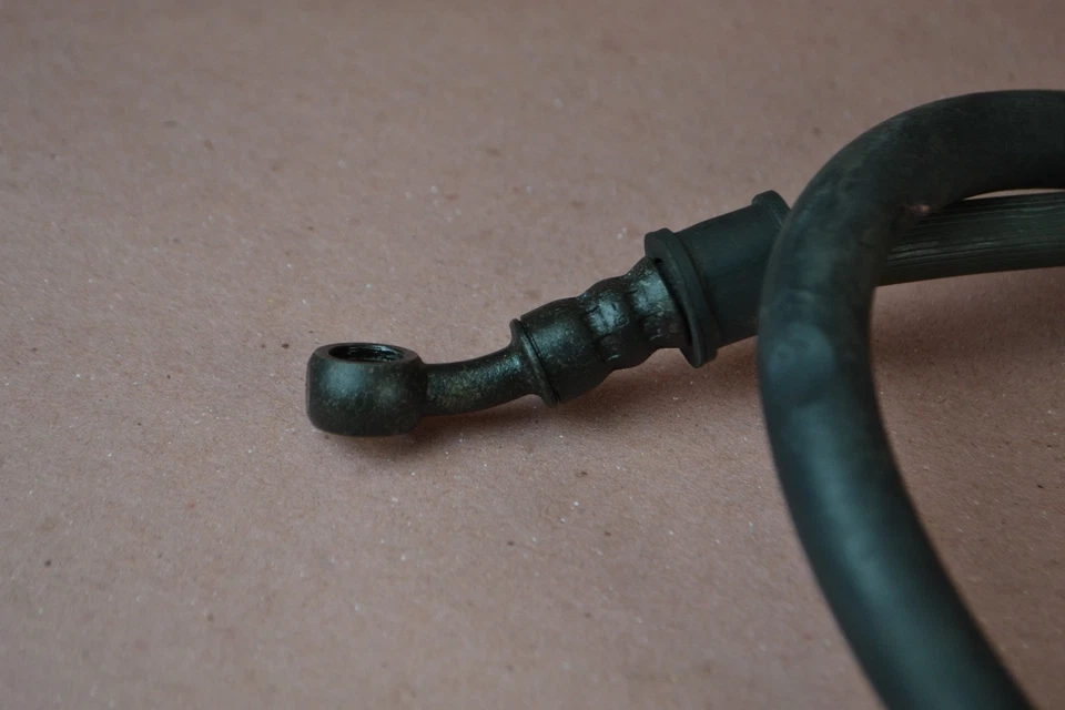 83 Honda Nighthawk CB550 CB 550 1983 pinza de freno delantera línea de cilindro Foto 3 de 4