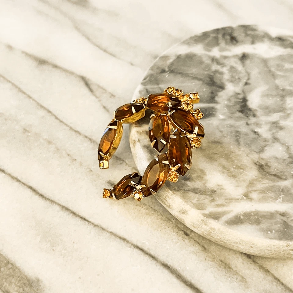 Vintage Topaz Crystal Brooch Gold Toned Pin Prong Set Rhinestone Facet Unsigned - Image 2 of 4