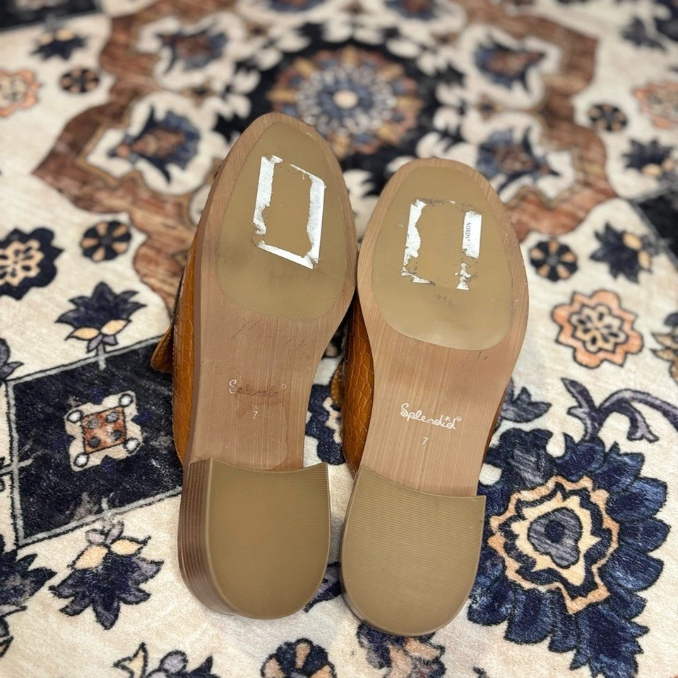 Espléndidos mocasines con patrón de cocodrilo marrón Foto 4 de 4