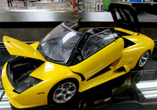 READ!  1/12 AUTOart Lamborghini Murcielago Roadster 1:12 Diecast Car ~YELLOW