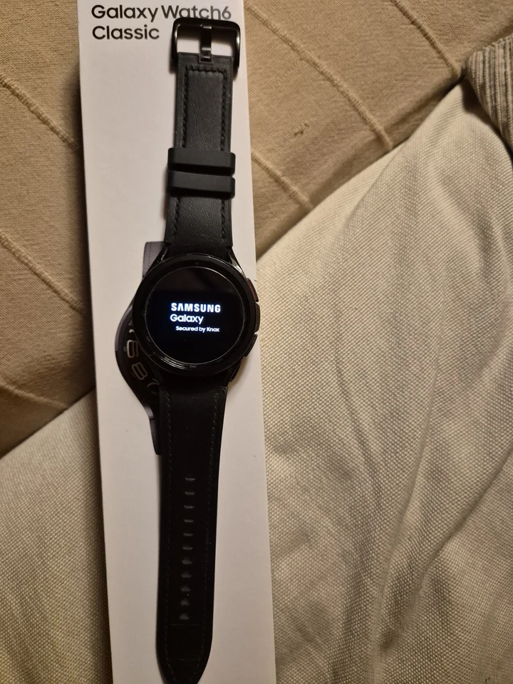 Samsung Galaxy Watch6 Classic, foto 1 di 3