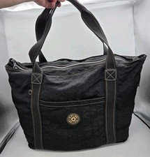 Borsa Kipling Art M borsa tote nera nylon tracolla zip viaggio logo toppa