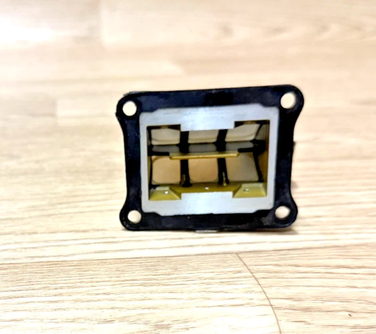 1996-1999 Honda CR125R OEM Reed Valve Cage Assembly Intake   **Clean** - Image 2 of 4