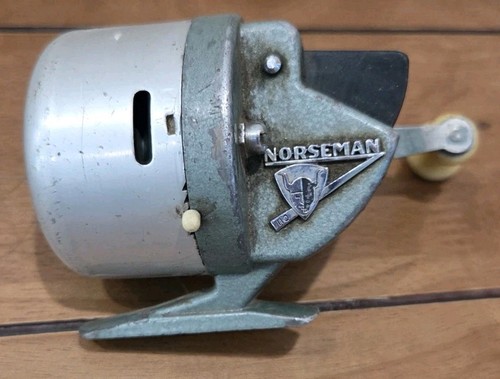 Vintage Norseman 110 Spincast Reel Sweden