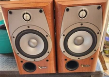 Infinity Alpha 20 2 Way 6.5 Bookshelf Monitor Speakers Beech Wood Finish