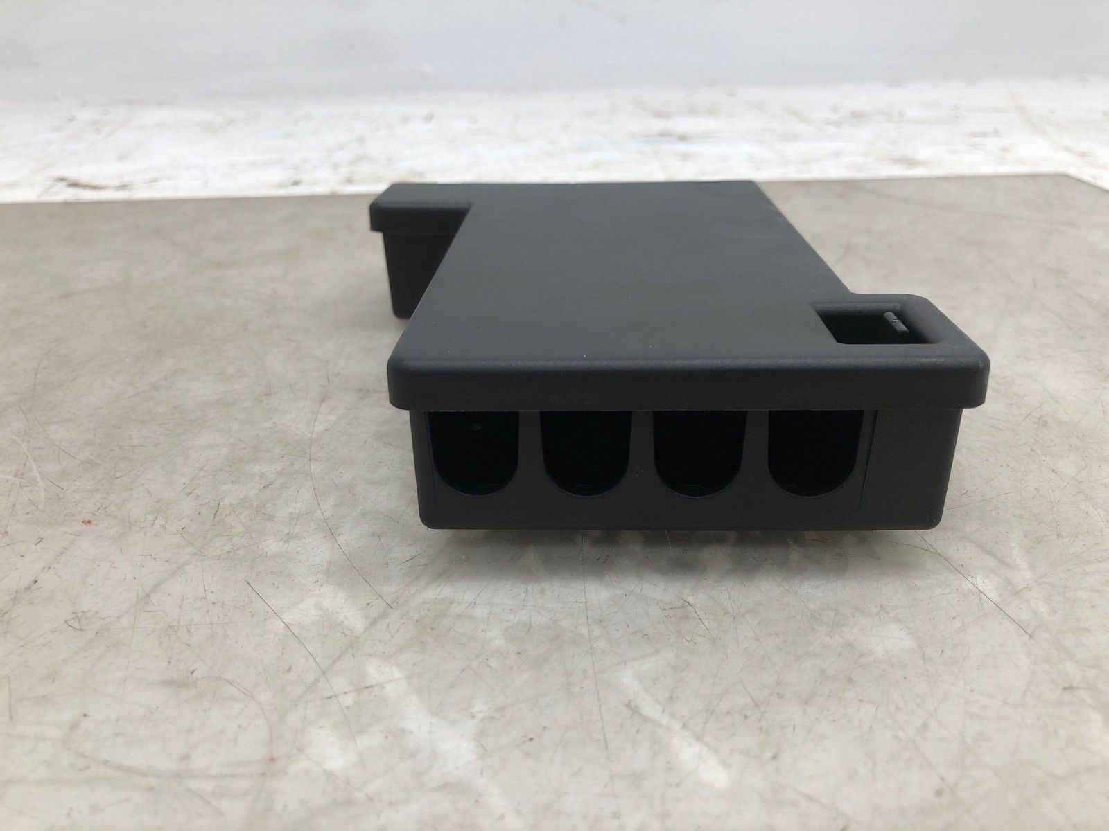 2016-2020 BENTLEY BENTATGA OEM POWER DISTRIBUTION JUNCTION FUSE BOX 4M0937517H