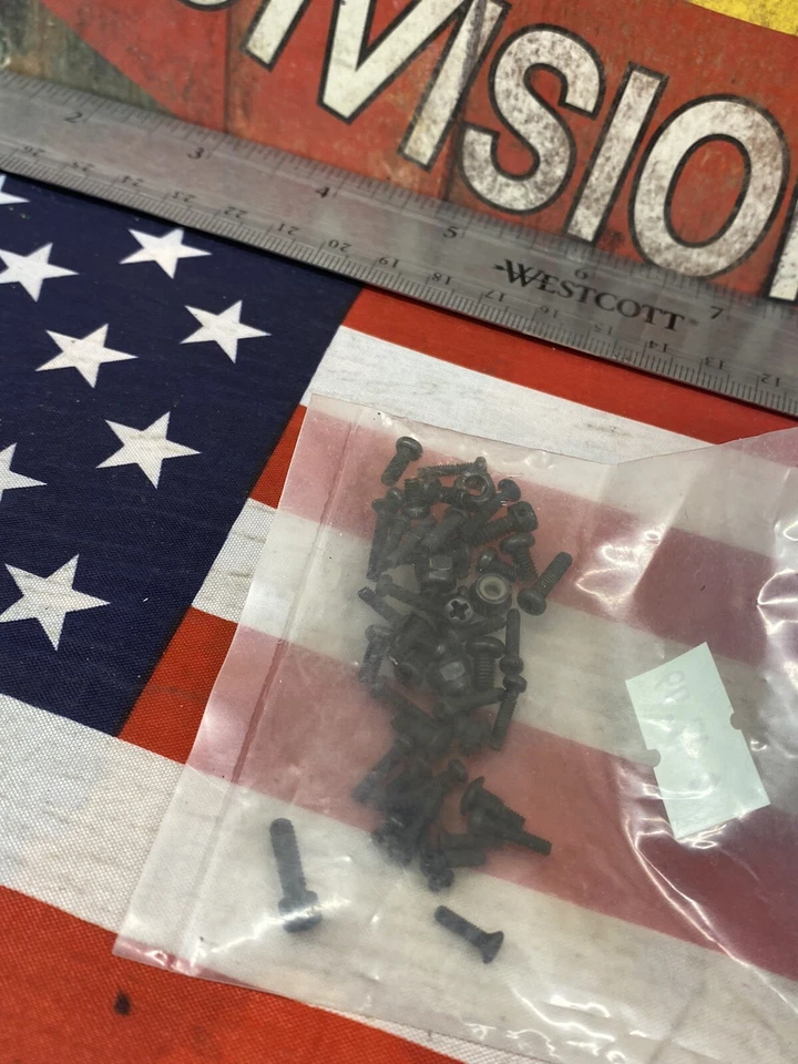 TEAM ASSOCIATED # 21146 18t screw set new in pack - Image 3 of 4