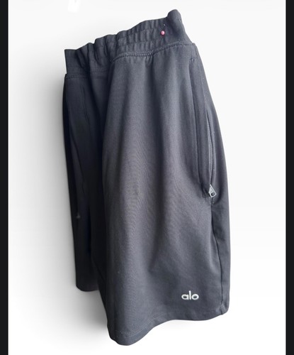 Alo Yoga Men's Conquer React Short.M. Summer sale.