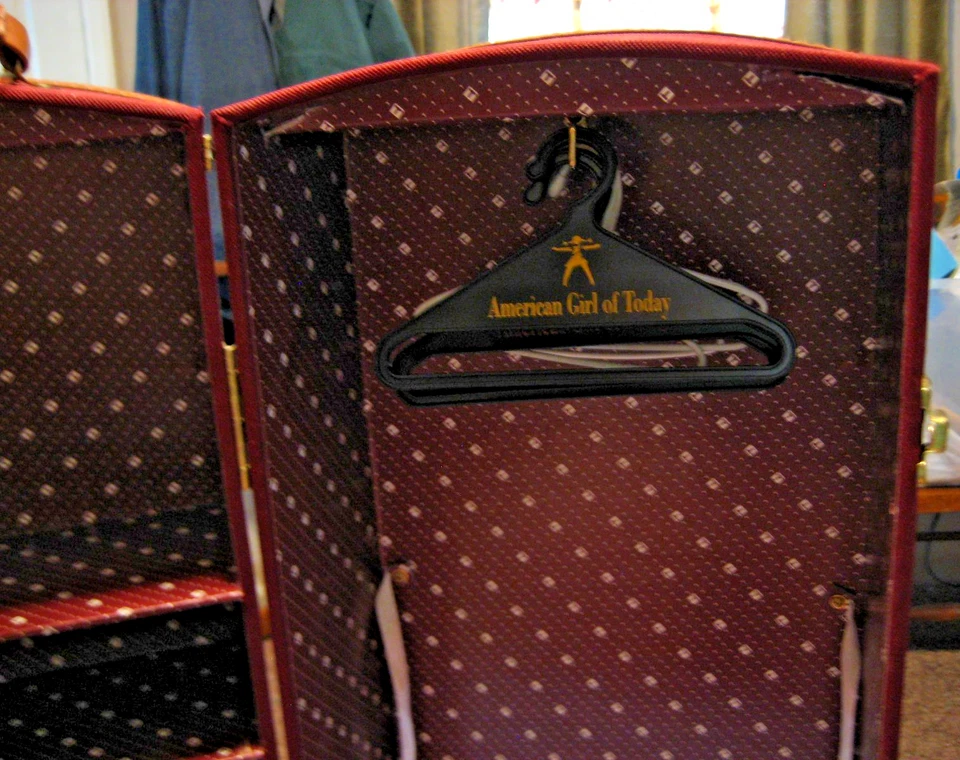 FUNDA DE ALMACENAMIENTO DE VIAJE, BORGOÑA, FUNCIONA PARA MUÑECA SAMANTHA AMERICAN GIRL 18" Foto 4 de 4