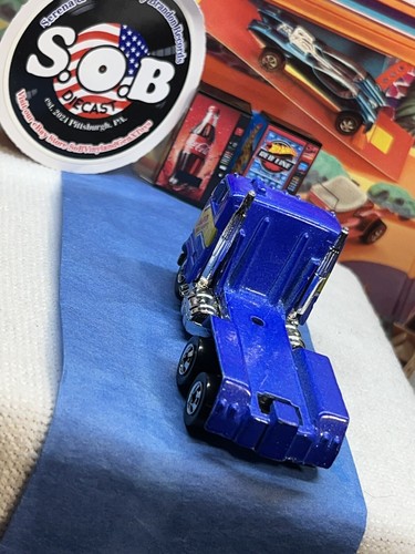 Hot Wheels Blackwalls 1981 Peterbilt Blue Diecast Flat Nose Cab Over Semi NMCond - Picture 6 of 8