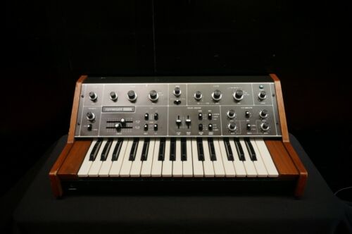 Korg 770 Vintage Rare 70's Analogue Monophonic Synthesiser - 100V - Photo 1 sur 12