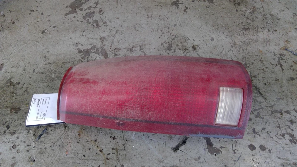 Conjunto de lanterna traseira direita usado serve: 1997 Chevrolet 1500 PICKUP Fleetside Right - Imagem 2 de 4