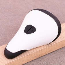 PRIMO BMX BALANCE BICYCLE PIVOTAL SEAT WHITE/BLACK