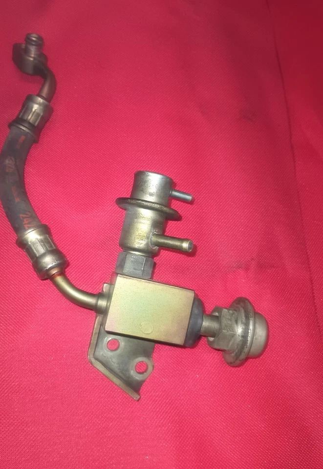 Regulador de presión de inyección de combustible Honda Accord V6 1998/1999/2000/2002 SMP895HK17 Foto 3 de 3