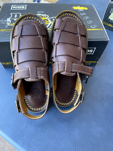 Samenwerken met Scully de elite New Dr. Martens Vintage kids boys girls Fisherman Sandals UK Sz 13 US 1 EUR 32 | eBay Samenwerken met Scully de elite New Dr. Martens Vintage kids boys girls Fisherman Sandals UK Sz 13 US 1 EUR 32 | eBay