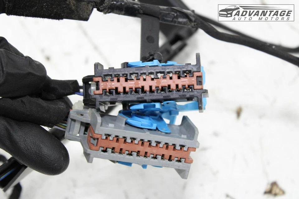 2015-2019 CHEVY SILVERADO 2500 HD FUSE RELAY JUNCTION BLOCK WIRE HARNESS OEM - Image 4 of 4