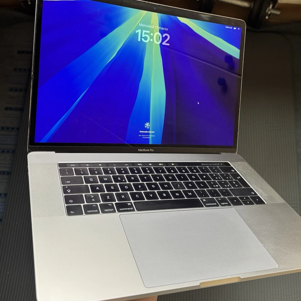 Apple MacBook Pro 15" 2016 · i7 · 16GB · 256GB, foto 1 di 5