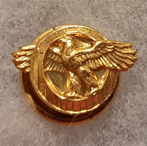 WWII WW2 US Army Military Honorable Discharge Ruptured Duck Button Gold Tone