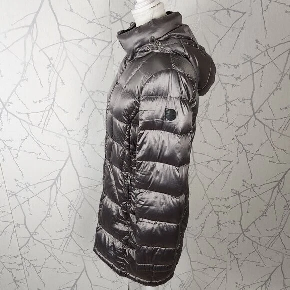 Abrigo acolchado Andrew Marc plateado relleno de plumón de pato | Para mujer S Foto 3 de 4
