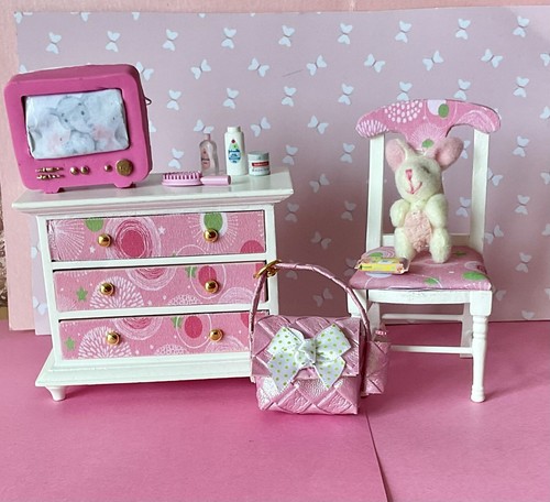 1:12 Dolls House Nursery Furniture - Picture 2 of 2