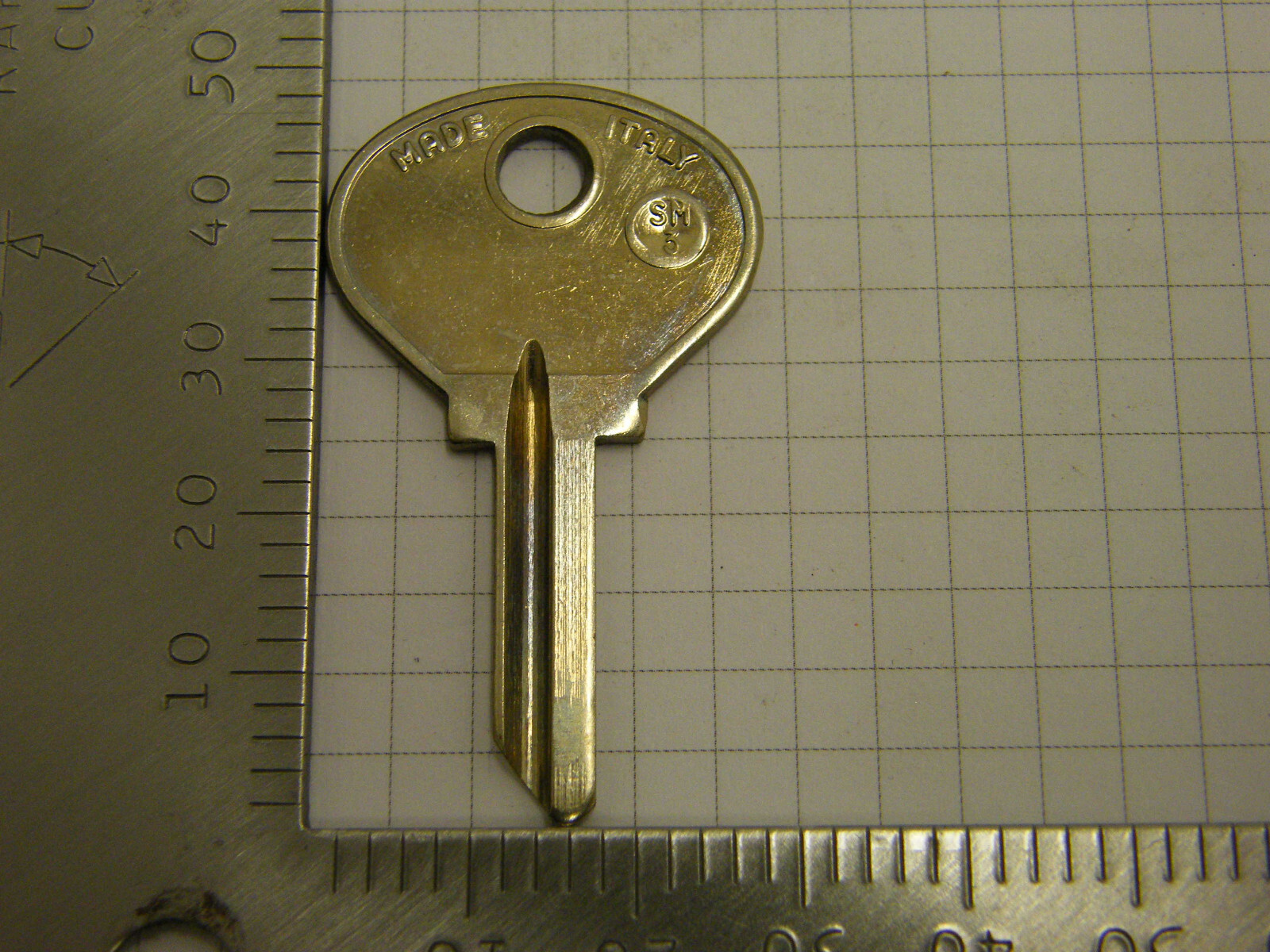 Car E vehicle key draft for old Citroen - simplex