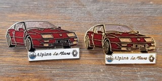 LOT 2 PINS RENAULT ALPINE LE MANS 1990 ARGENT ET DORÉ DEMONS ET MERVEILLES